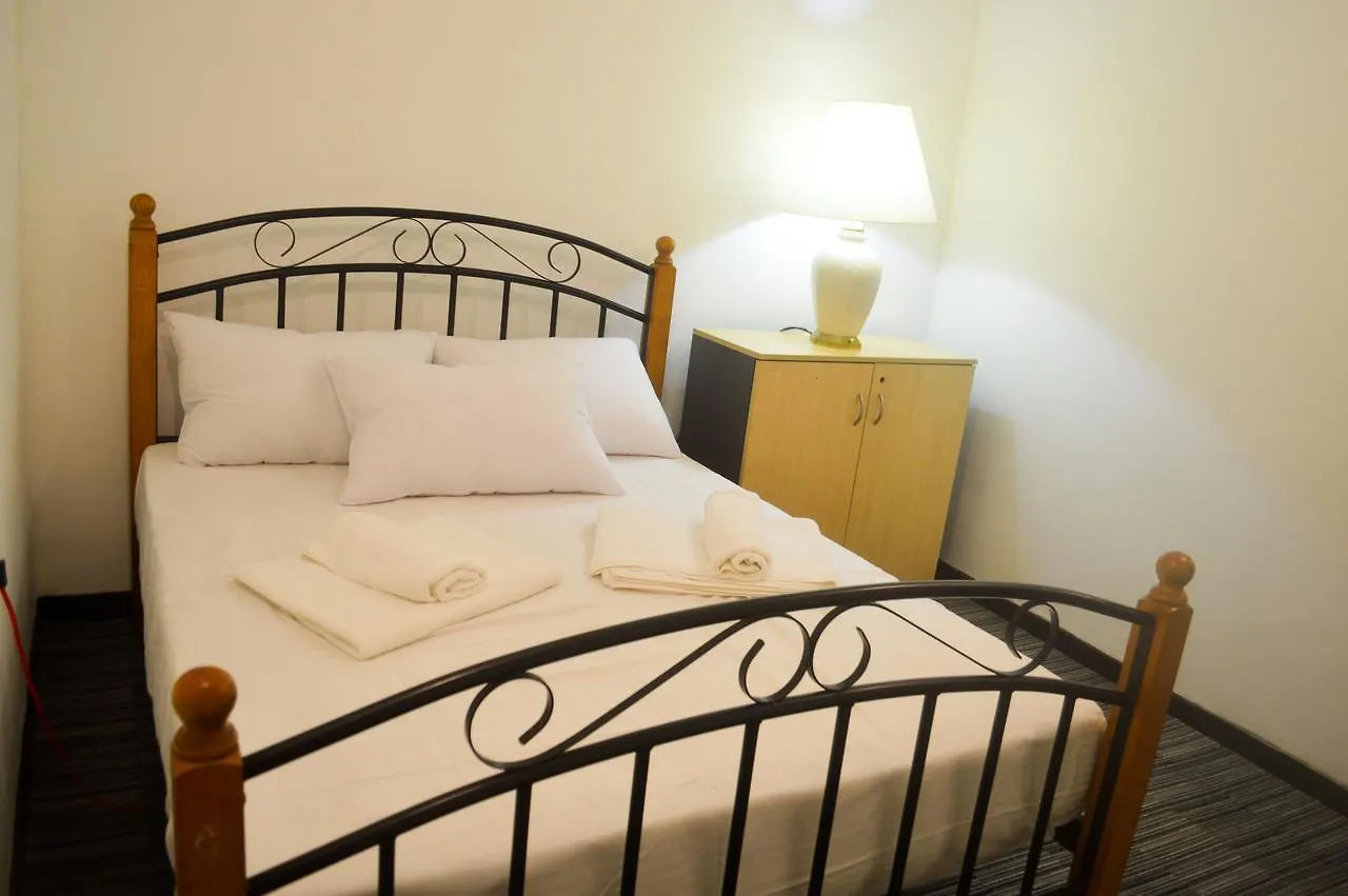 *** منتجع Yoho Ambanwala Tourist Bungalow كاندي سريلانكا